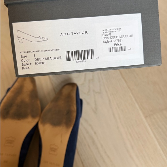 Ann Taylor Suede Buckle Pump Deep Sea Blue Heels Shoes Size 8 - Picture 10 of 10
